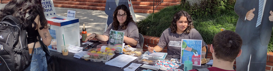 stetson votes students talking with people