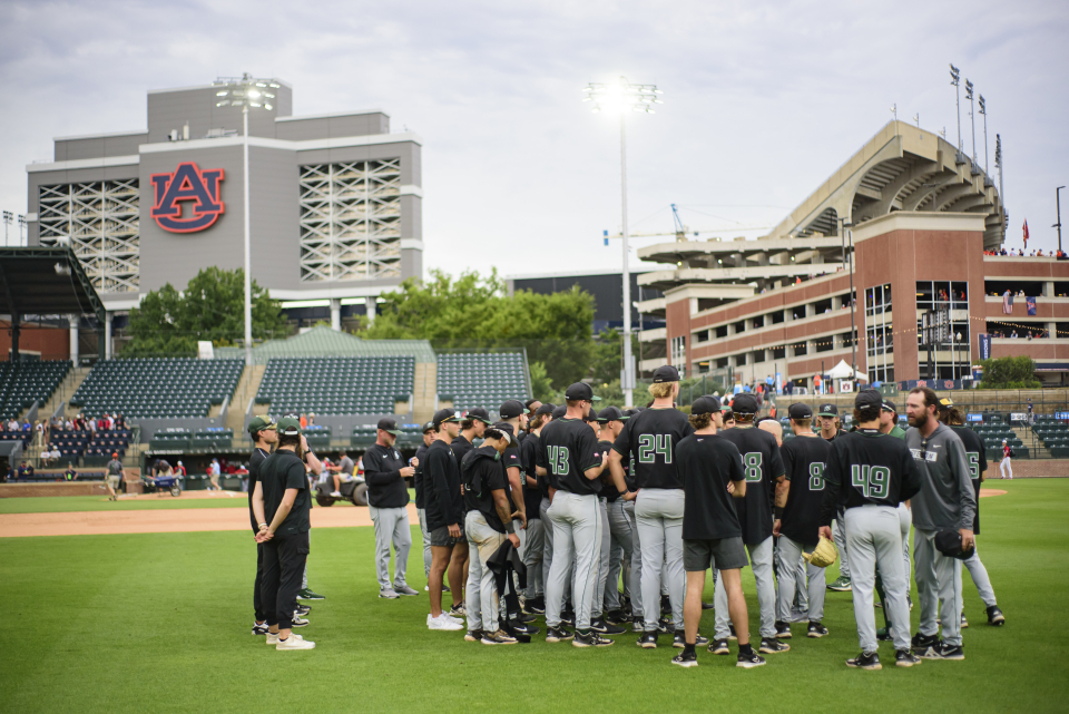 baseball team players