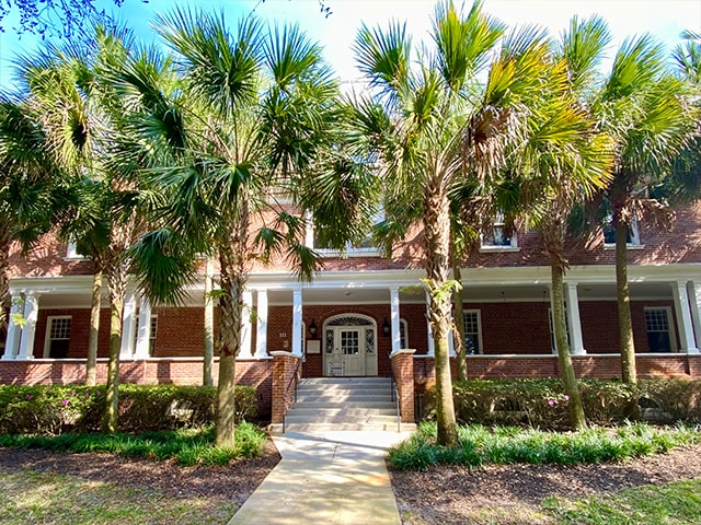 Chaudoin Hall frontn porch