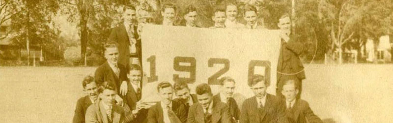 class photo of 1920