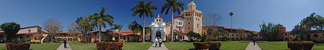 wide angle view of Stetson's Plaza Mayor courtyard on Gulfport campus