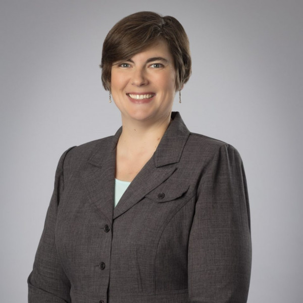 Amy Catledge headshot