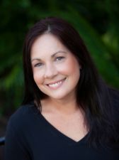 sys-angie-headshot--2-.jpg