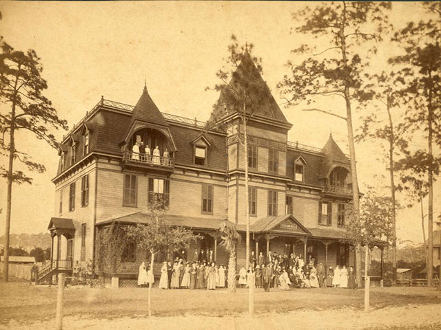 Second Stetson campus building, Stetson Hall