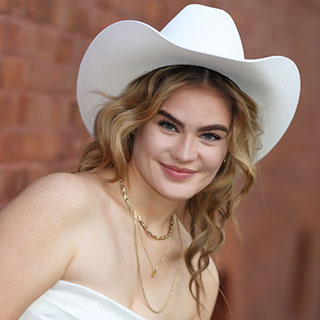 Evelyn Moore headshot